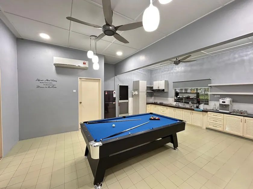 Blossom Seremban l 12pax l Pool Table l 4BR - Image 1