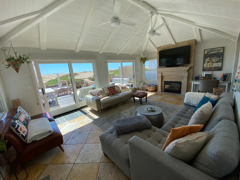 Beachfront Oasis - Image 1