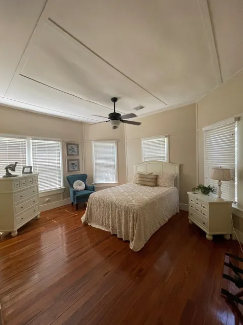 Guest House at The Crossing - Image 1
