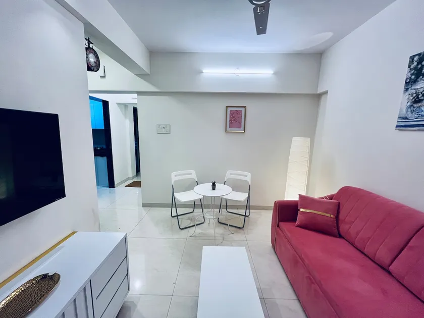 Premium 1 Bedroom Hall Kitchen - Image 1