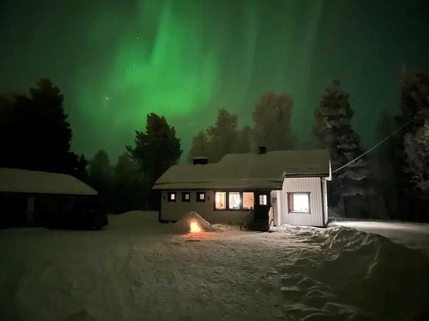 A homey detached house in the countryside. - Image 1