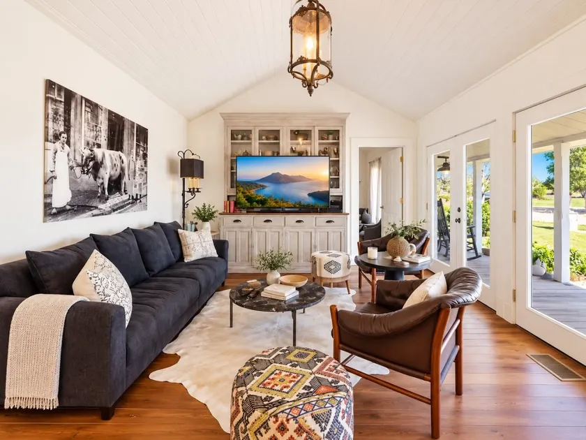 Designory Round Top home, scenic views & pond! - Image 1