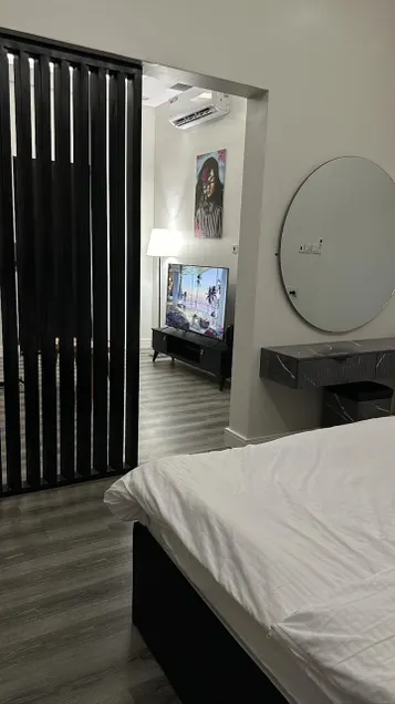 Apartment with a private entrance from a room and a hall (3) - Image 1