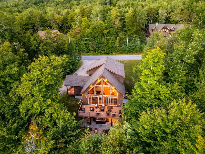 3 min to Sunday River w/ Views, Game room, Hot tub - Image 1