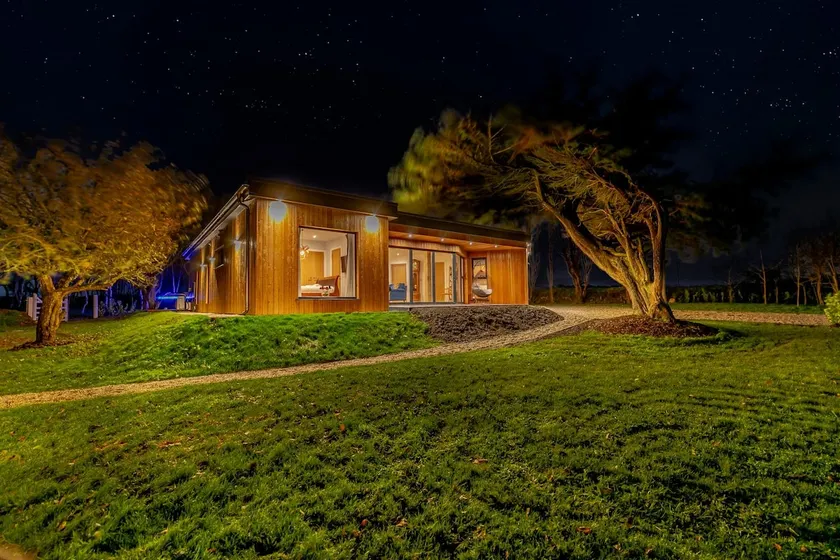 Luxury holiday home near the coast - Image 1