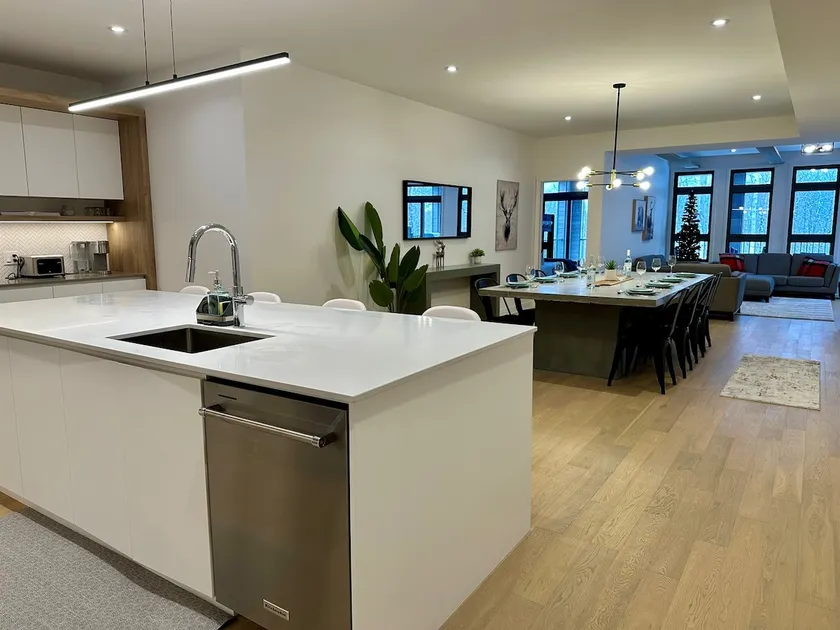 Superb 3brm - Spacious, GamesSpaSaunaGym - Image 1