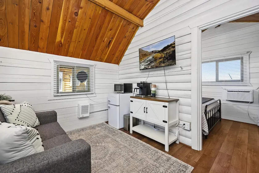 Sunset Canyon | Bunk and Bedroom - Image 1