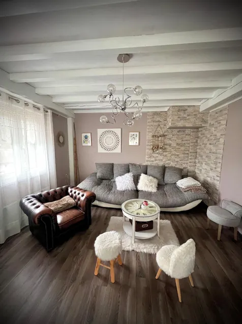 Large 95 m² vacation home • Terrace & castle view - Image 1