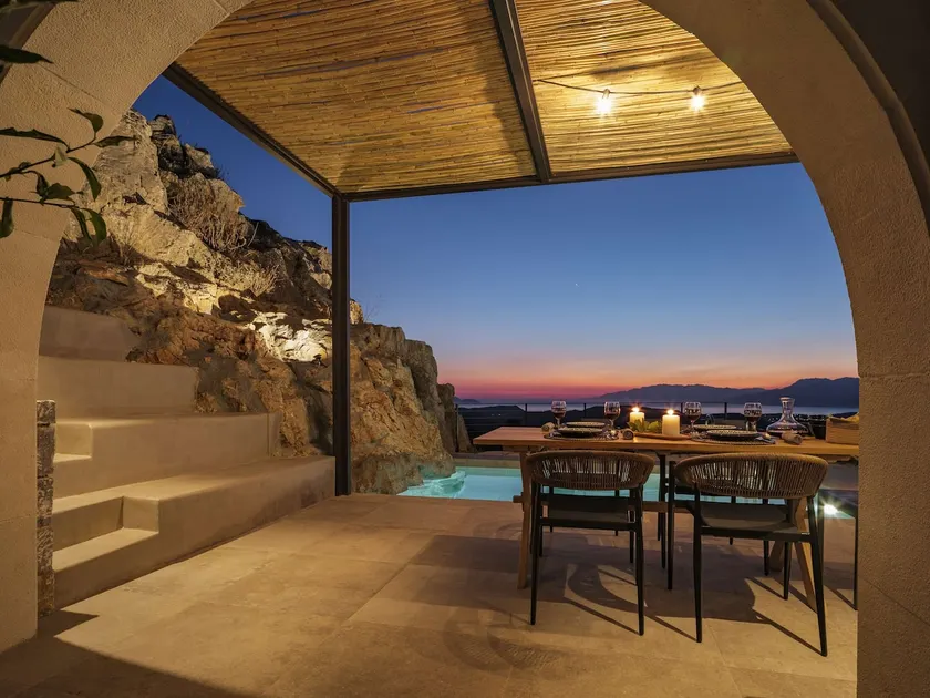 Askianos Luxury Villas - An Oasis of Harmony & Elegance - Image 1