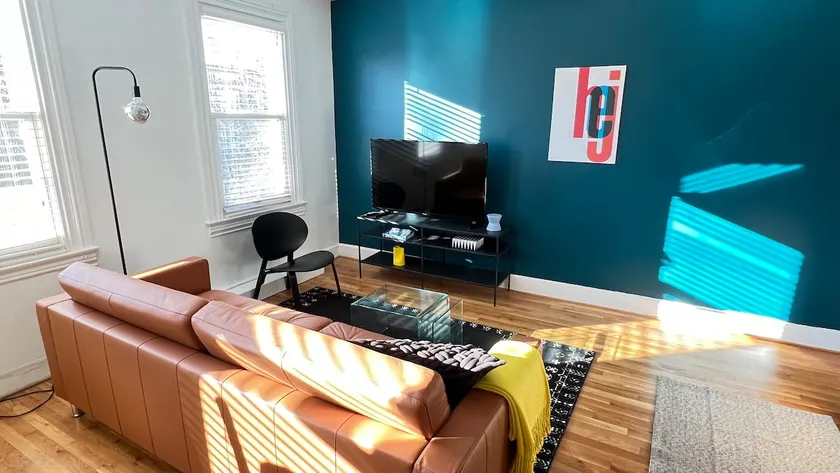 Hip Capitol Hill Apartment - Image 1