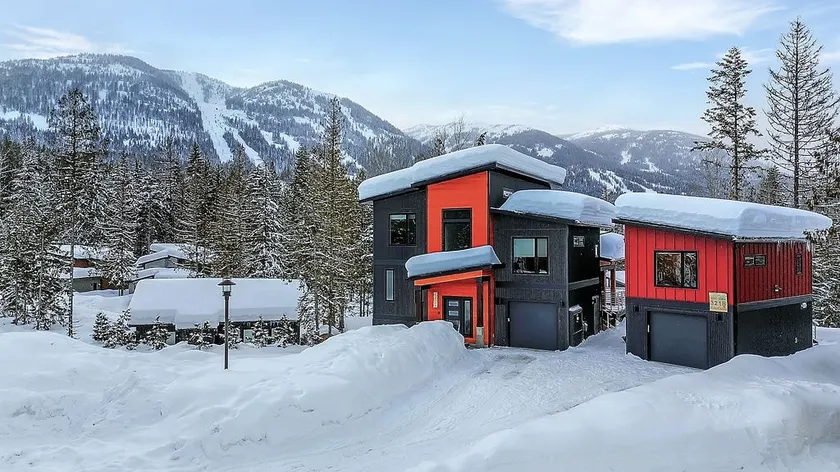 Ruby Cabin at RED Mountain Resort - 10 min walk - Image 1