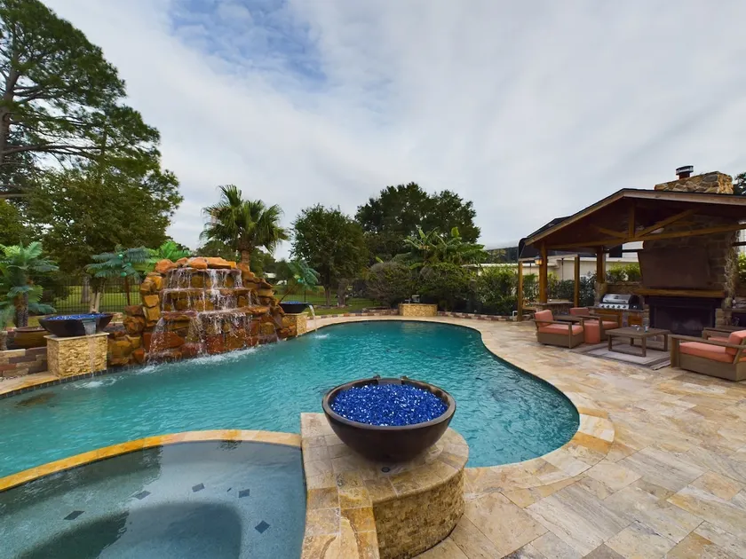 Buckle n Boots BNB - 20 minutes to downtown and pool - Image 1