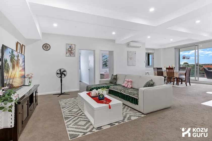 KozyGuru | Blacktown | 3 Bedroom APT - Image 1