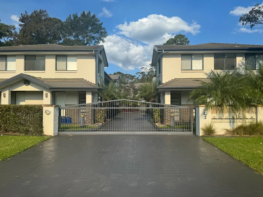 Riverside Gardens 4 - Image 1