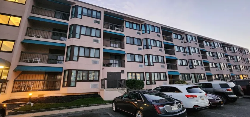 Modern Condo Wi-Fi, Pool & beach - Image 1