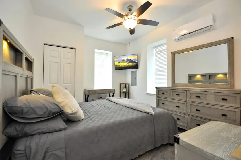 Cozy New Eagle Hideout - Image 1