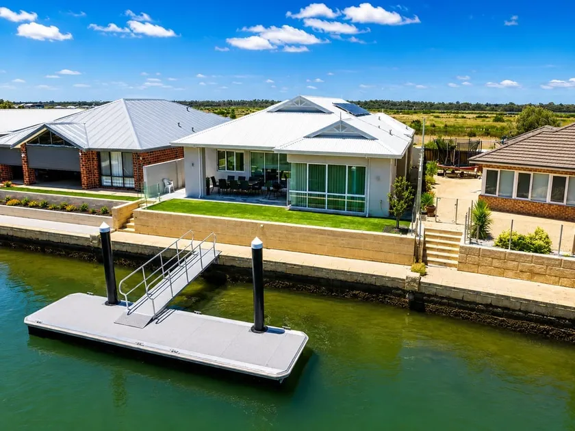 Spring at Waterside Paradise - Image 1