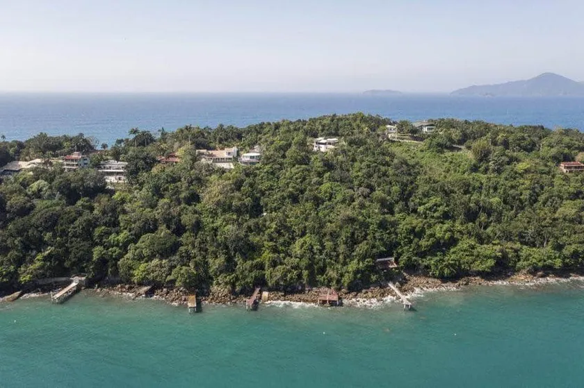 Ubatuba’s coast house w/ ocean view and sea access - Image 1