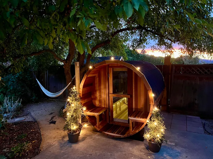 King Suite w/ Barrel Sauna & Private Patio - Image 1