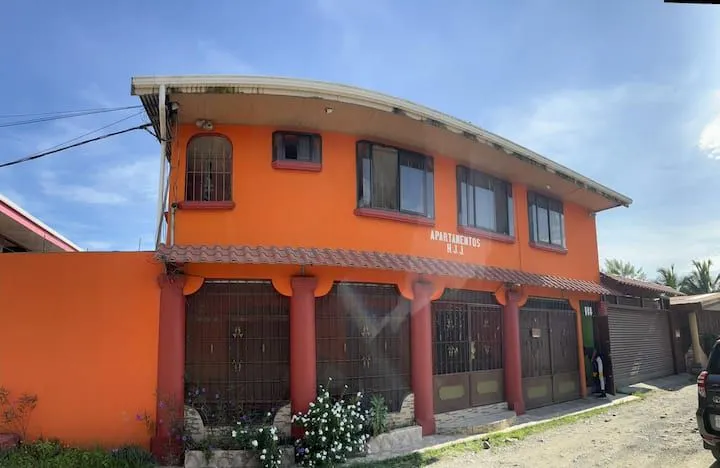 HJJ Apartments - Image 1