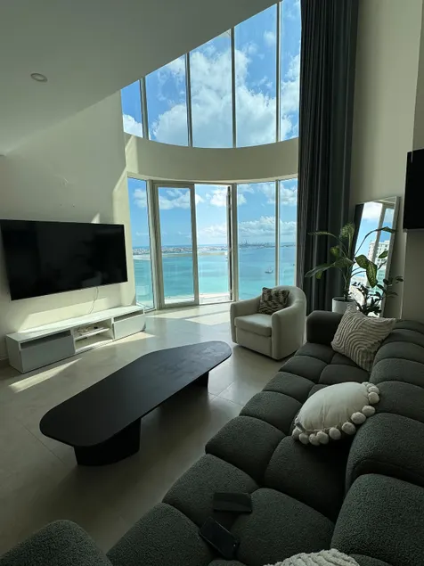 Elegant Seaview Duplex Luxury two-story apartment by the sea - Image 1