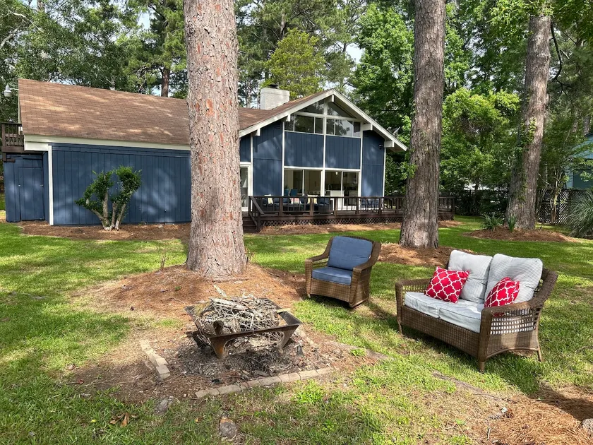 Waterfront Rez Retreat - Spacious Group Getaway - Image 1