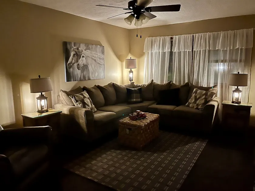 The Paddock • South Ashland Retreat • Near KDMC - Image 1