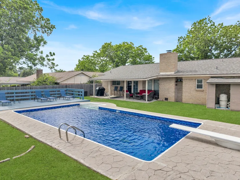 3BR/2BA Home w/ Pool – Family & Work Friendly - Image 1