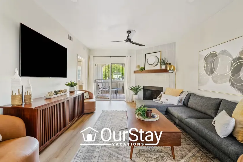Paradise Valley area condo with heated pool and gym,  near Mayo Clinic. - Image 1