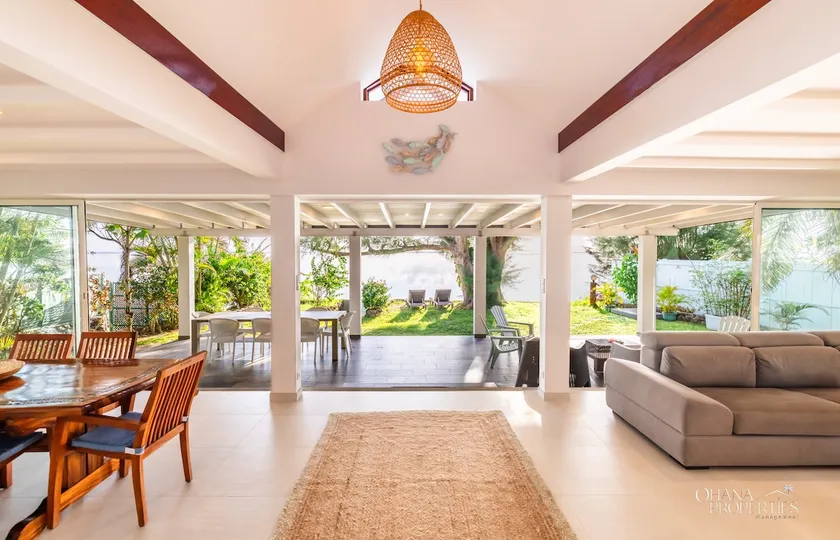 Villa Vanaki - Beachfront Villa 4BR w AC - Image 1