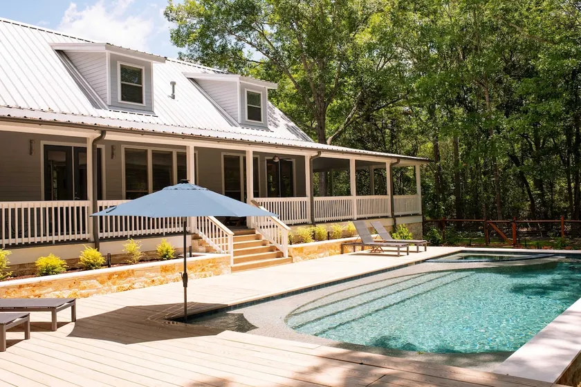 Pool+Hot Tub+Pickleball | Minutes to Henkel Square - Image 1