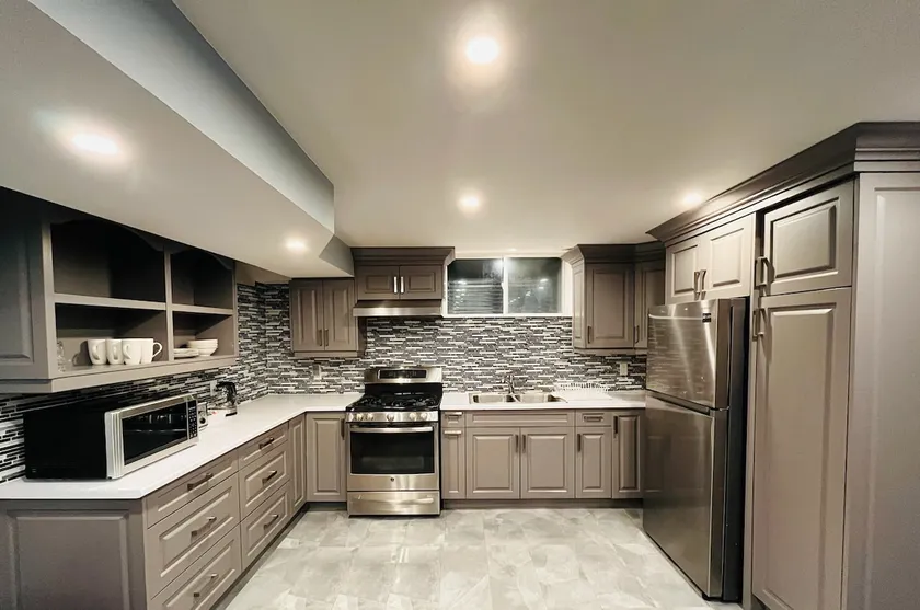 Relaxation Haven: Cozy 2-Bed Basement Dwelling - Image 1
