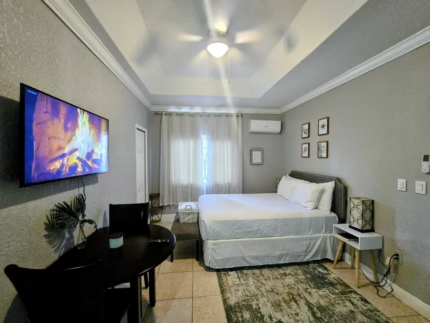 Cozy Green Apartment - Image 1