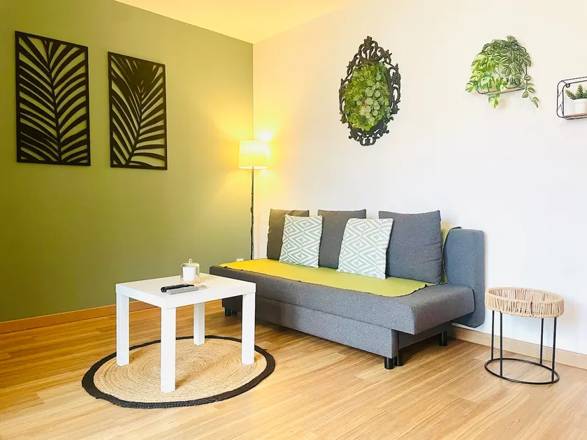 The 3 borders stopover-parking-balcony-fiber - Image 1