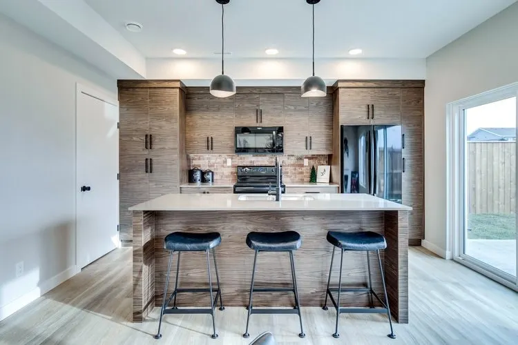 Luxury Townhome in Sylvan Lake - Image 1