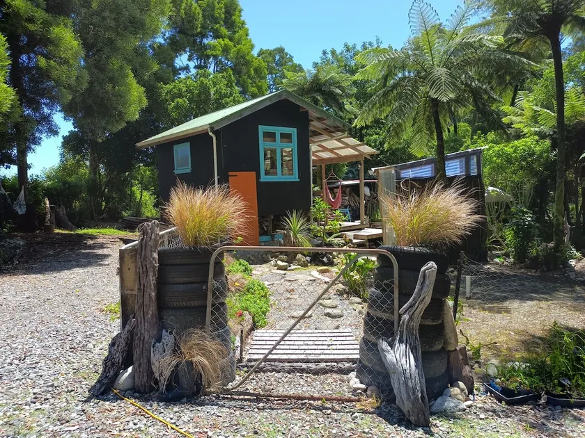 Gumboot Paradise Eco Stay - Image 1