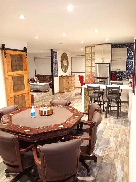 Downtown Trendy Flat - Image 1