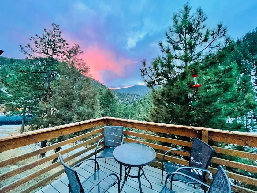 Amazing Views, Rafting, EV, Hot Tub, Hot Springs - Image 1
