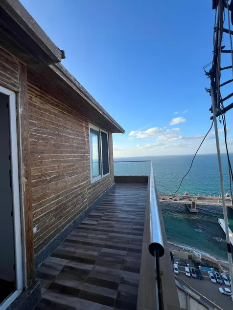Sea View Cabin - Image 1