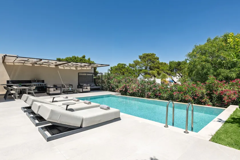 Appartement avec barbecue, piscine chauffée et terrasse - Image 1