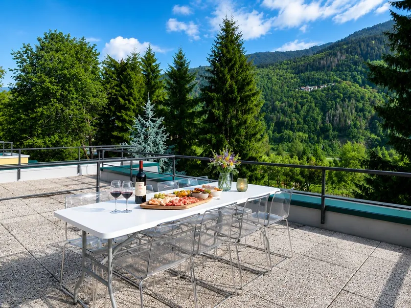 Apartment with terrace and view, 100 m from the cable car - Image 1
