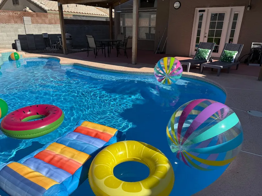 Newly Remodeled Pool Villa • Fast WiFi • Summerlin - Image 1