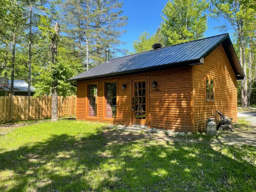 The Bien-ve-nous cottage. - Image 1