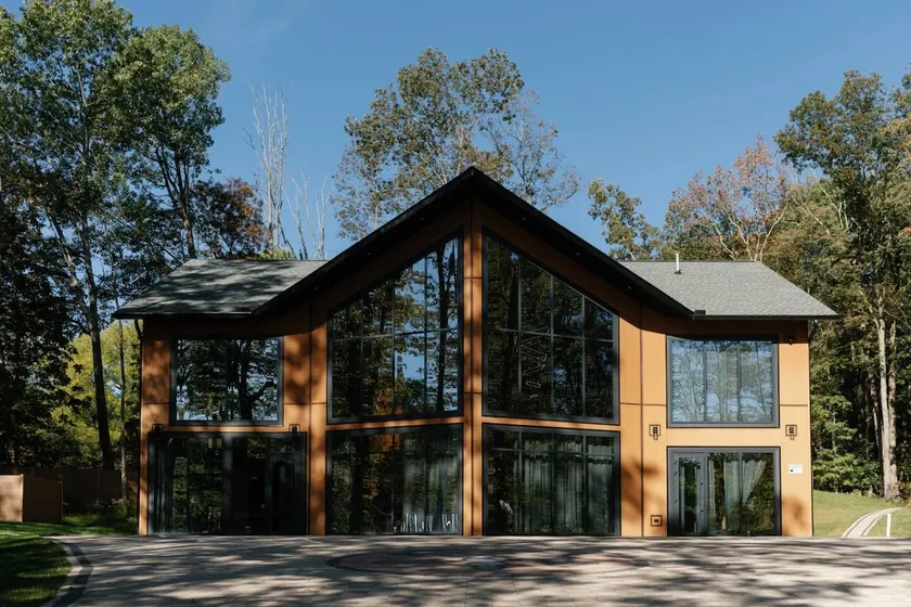 Lakefront, Sauna, Hot Tub – Luxury 6BR Mansion - Image 1