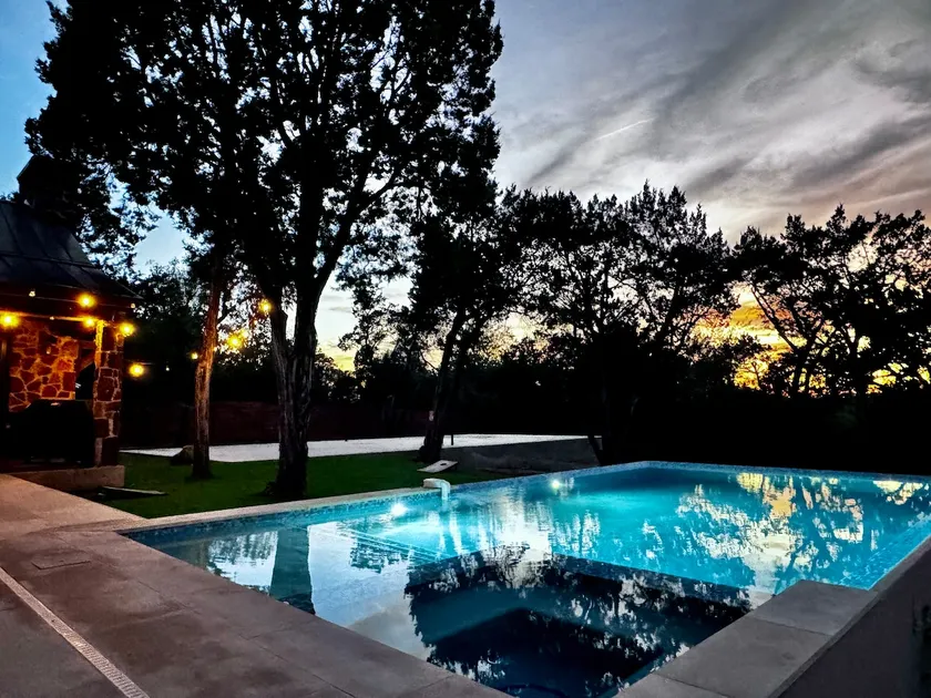 Austin Luxe Estate: Pool, Pickleball | Sleeps 18 - Image 1