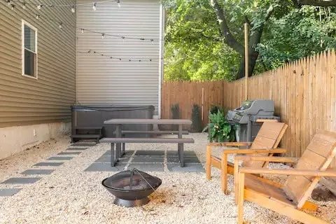 Dreamwood on main w/ hot tub + toy room for kids - Image 1
