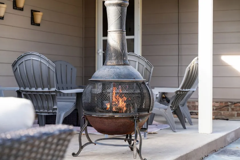 Walk to TU, 6beds, 3ba, Fire pit, grill, Ping Pong - Image 1