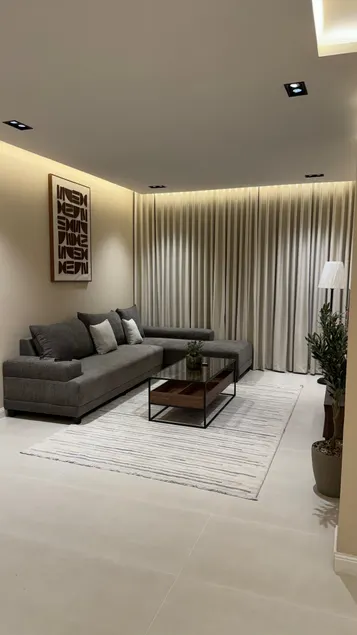 Luxury apartment in a prime location - Image 1