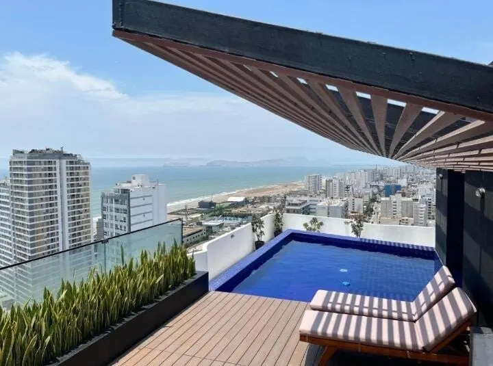 Albano: apartment with ocean and pool views - Image 1