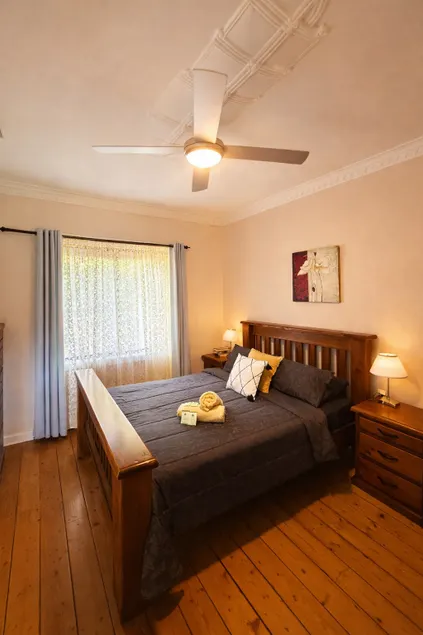 Hydrangea Cottage- Sleeps 6- Mildura - Image 1
